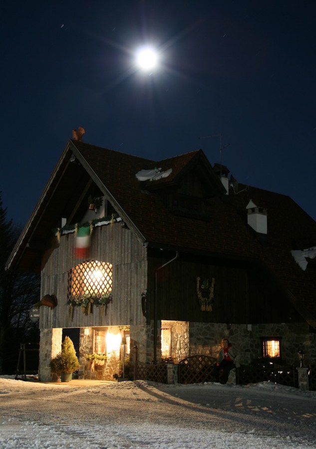 ‘Plen di lune’ nella baita Al Pignau a Sutrio (UD)