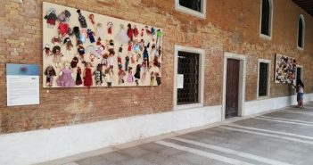 Giornata internazionale contro la violenza sulle donne | Domenica 24 ingresso gratuito al Museo di Storia Naturale per Wall of Dolls. Venezia Città delle Donne wallofdolls