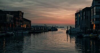 ANDREA SEGRE presenta il suo nuovo film WELCOME VENICE!