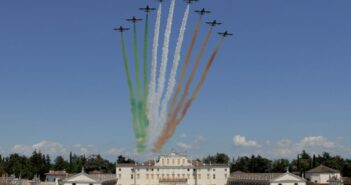 60 ANNI CON LE FRECCE TRICOLORI: PRESENTATA LA NUOVA MOSTRA FOTOGRAFICA A UDINE