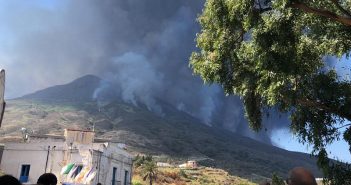 STROMBOLI: A TU PER TU CON UN’ ERUZIONE