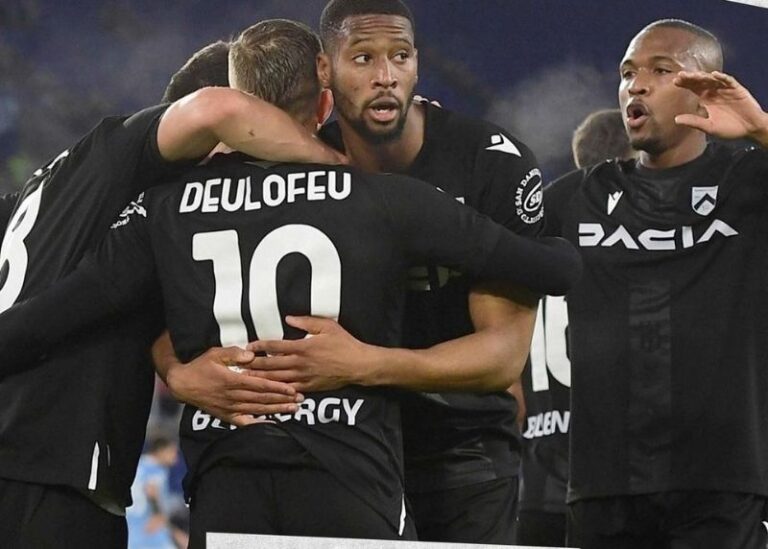 Udinese esulta nera