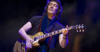 STEVE HACKETT – a Udine con Genesis Revisited