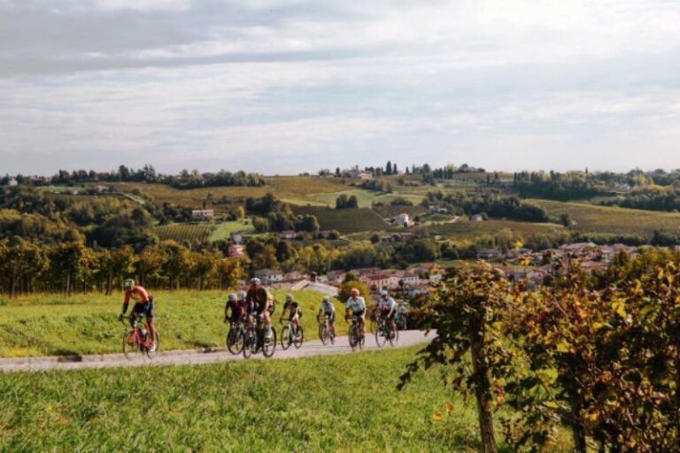 Prosecco Cycling_Un passaggio tra i vigneti (1)