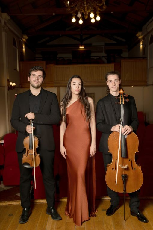 Trio Vega